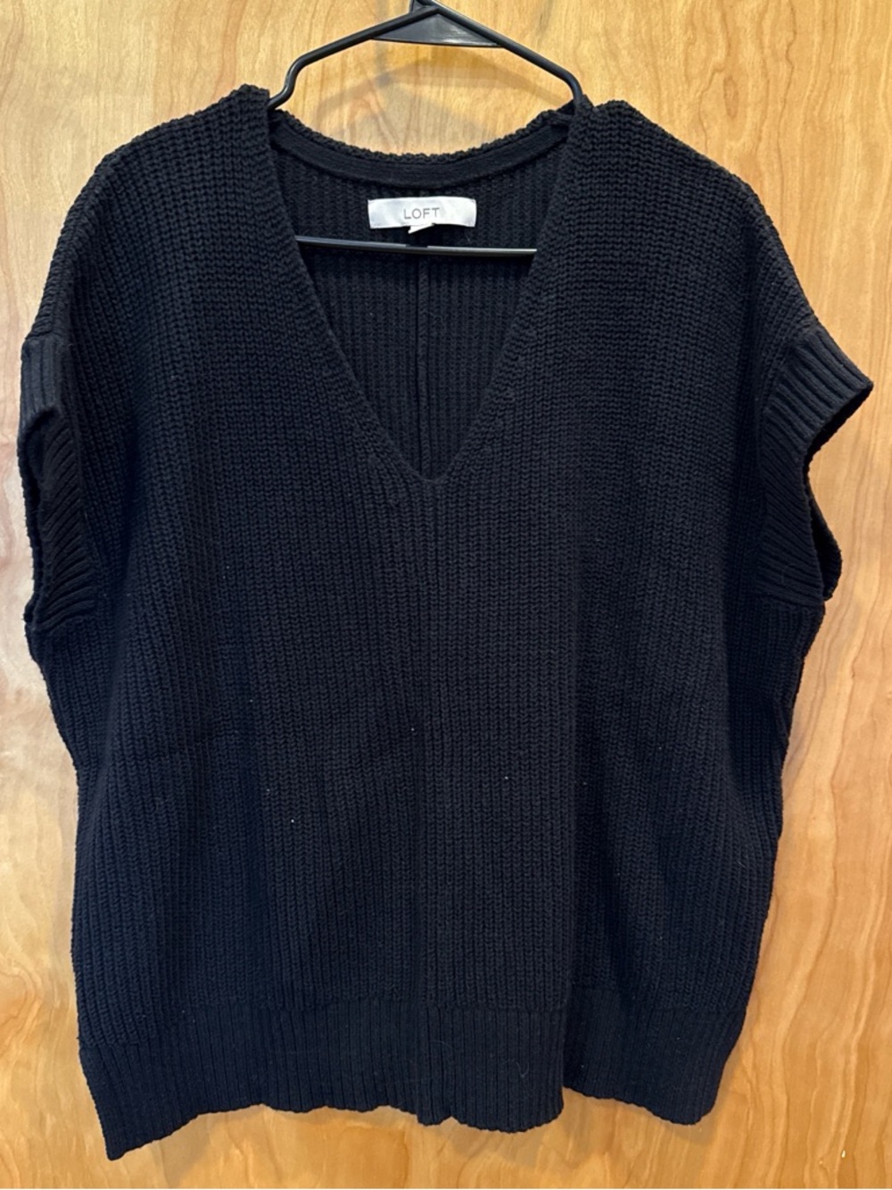 LOFT Black V-Neck Sleeveless Knit Pullover